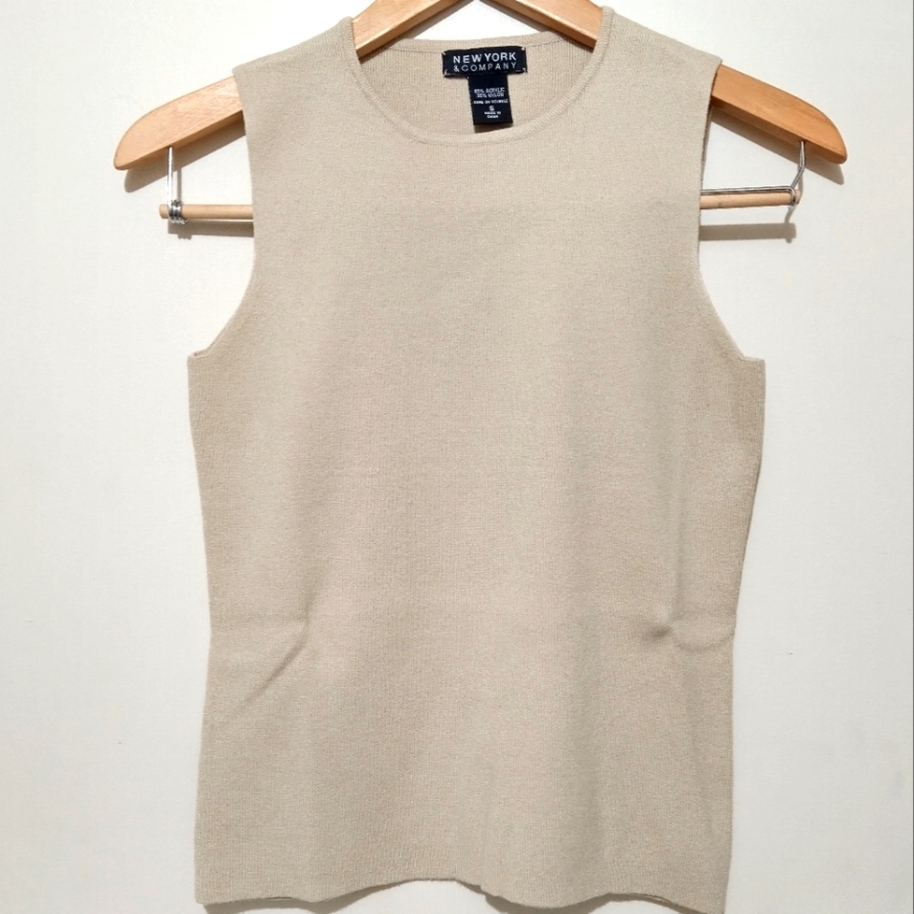 NEW YORK & COMPANY Cream Sleeveless Sweater